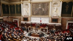 Зал заседаний Национального собрания Франции. Сторонники светского образования здесь в несомненном большинстве