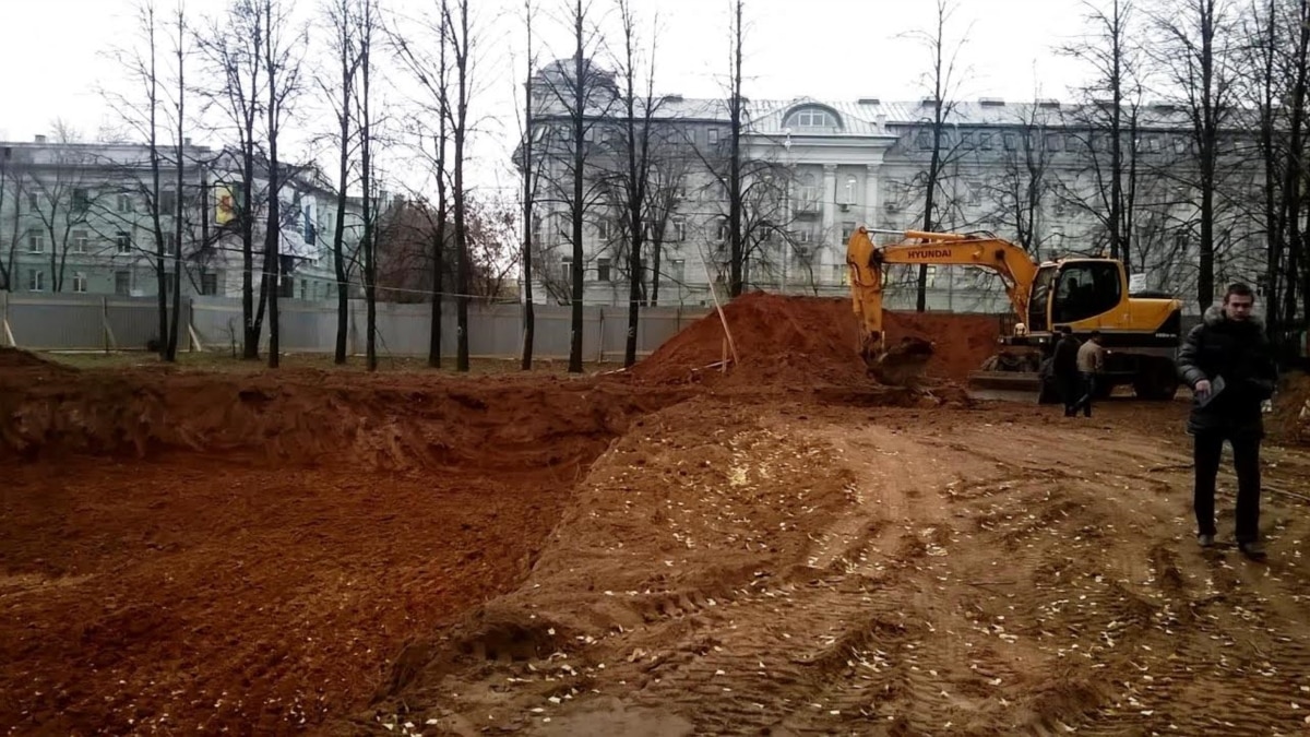 При разравнивании площадки под строительство кафе в Ижевске найдены  человеческие останки