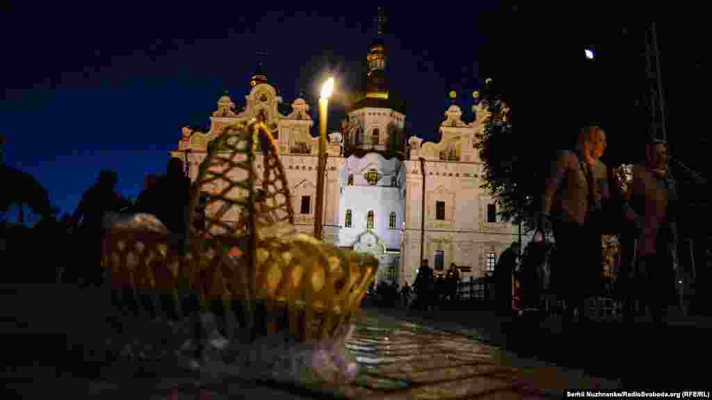 Великодній кошик стоїть&nbsp;перед освяченням в Києво-Печерській лаврі