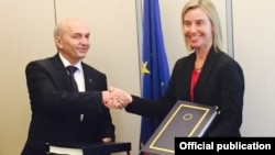 Premijer Kosova Isa Mustafa i Visoka predstavnica EU Federika Mogerini