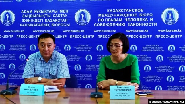 Адвокат Галым Нурпеисов и правозащитник Бахытжан Торегожина. Алматы, 20 августа 2019 года.