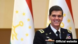 АҚШ Қуролли Кучлари Марказий қўмондонлиги қўмондони, генерал Жозеф Леонард Вотел.