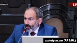 Armenia - Prime Minister Nikol Pashinian presides over a government session, June 21, 2018