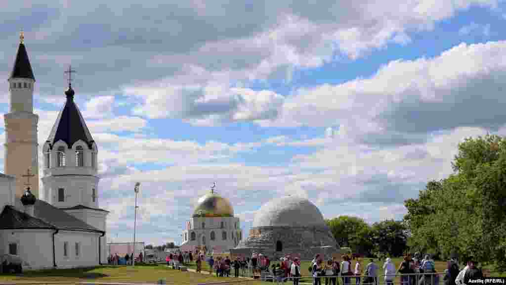 &quot;Бөек Болгар&quot; фестивален тамаша кылучылар