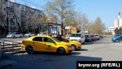 Такси в Крыму, архивное фото