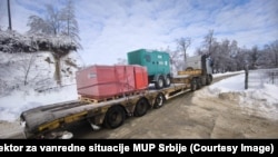 Agregati stižu u područja bez struje, 10. januar 2026. (fotografija Sektora za vanredne situacije MUP-a Srbije)