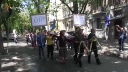 Путина «похоронили» в Харькове возле консульства России (видео)