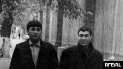 Şahyr Gurbannazar Ezizow (çepde) we kompozitor Nury Halmämmedow