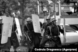 Intervenția forțelor de ordine în Piața Universității