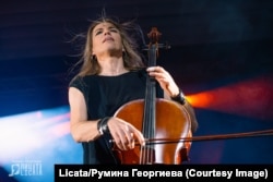 Еика Топинен от Apocalyptica