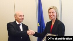 Pamje gjatë një takimi të mëparshëm Mustafa - Mogherini