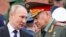 Presidenti rus, Vladimir Putin (majtas) tha se vendimi i tij për një mobilizim të pjesshëm ushtarak u mor me rekomandimin e ministrit të Mbrojtjes, Sergei Shoigu (djathtas) dhe Shtabit të Përgjithshëm. Fotografi nga arkivi. 