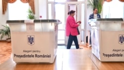 Alegători români, votând în al doilea tur de scrutin al alegerilor prezidențiale din România, Chișinău, 16 mai 2025.