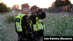 Poliția de frontieră lituaniană, la granița cu Belarus