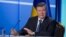 ​​​​​​Діалог на тлі діалогу. Експерти про спілкування Януковича з українцями