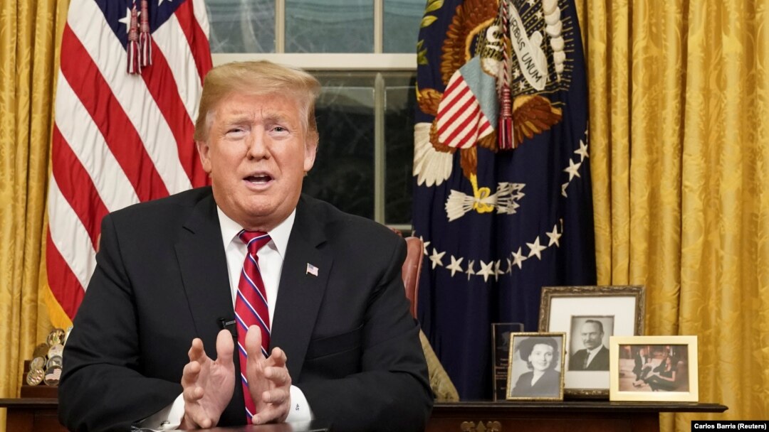 Președintele Satelor Unite Donald Trump adresându-se națiunii din Biroul Oval