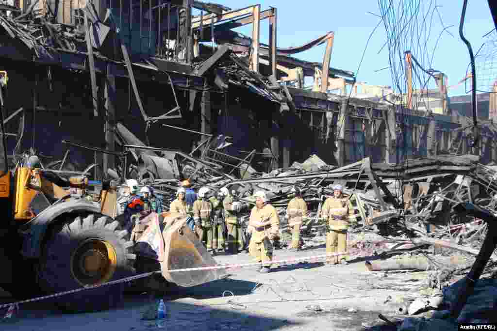 Янгын калдыклары, коткаручылар һәм техника