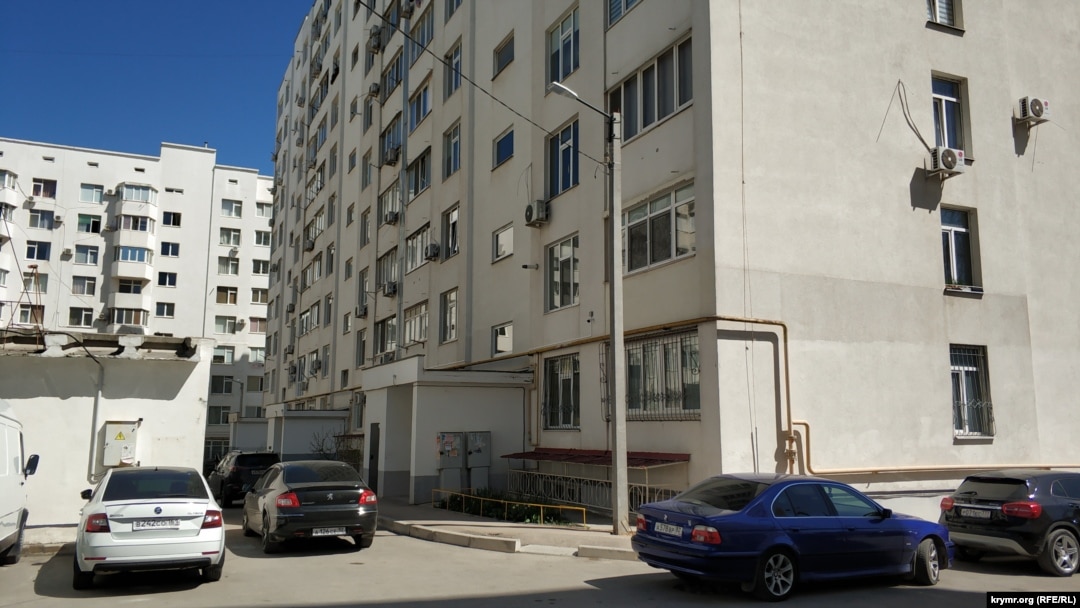 La nivel național, prețul unui metru pătrat util pentru un apartament se situează în jurul valorii de 1.370 euro, potrivit portalului imobiliare.ro.