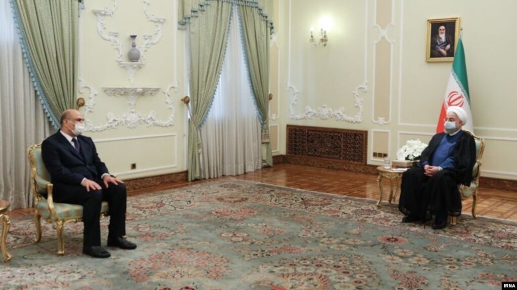 حسن روحانی هنگام دریافت استوارنامه سفیر جدید عراق در تهران، ۸ مهر