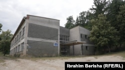 Objekti i shkollës në Letnicë.