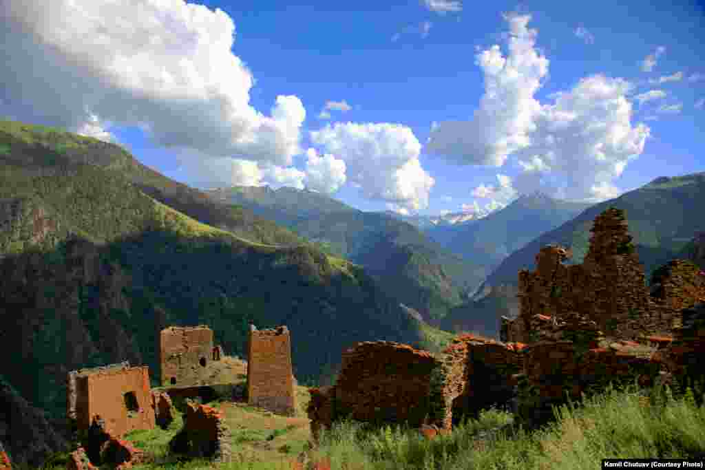 Древние руины в горах, 2010 год.