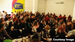 Дебат академиясынын катышуучулары.