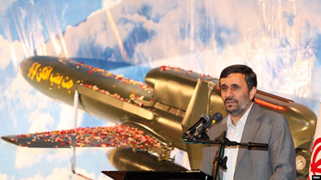 President Mahmud Ahmadinejad introduced the Karrar aircraft on national television.
