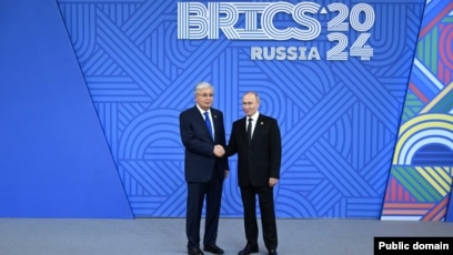 Гарилла немесе қыз секс мүшесі Мен оргазмтан келдім (бейне)