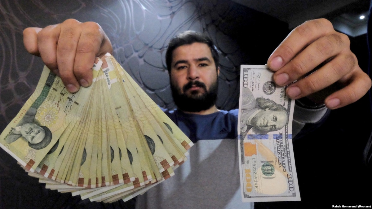 Iran Tries To Unify Currency Rates To Halt Rial's Decline