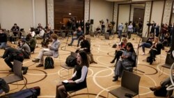 Журналисты на пресс-конференции экспертов ВОЗ в Минске. 11 апреля 2020 года.