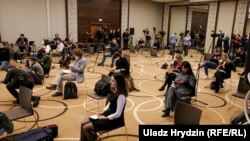Журналисты на пресс-конференции экспертов ВОЗ в Минске. 11 апреля 2020 года.
