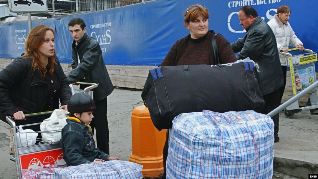 Грузины покидают российские города, в которых жили десятилетиями