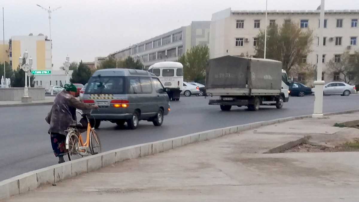 Лебапская полиция ограничивает использование подержанных автомобилей