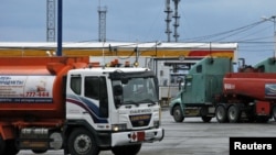 Күйүүчү май ташыган унаа. Иллюстрациялык сүрөт.