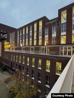 Здание библиотеки Bulac. Фото Александры Вахрушевой.