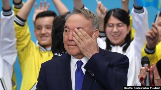 Бывший президент Казахстана Нурсултан Назарбаев на съезде своей партии, на котором кандидатом в президенты утвердили Касым-Жомарт Токаева, бывшего спикера сената. Нур-Султан, 23 апреля 2019 года.