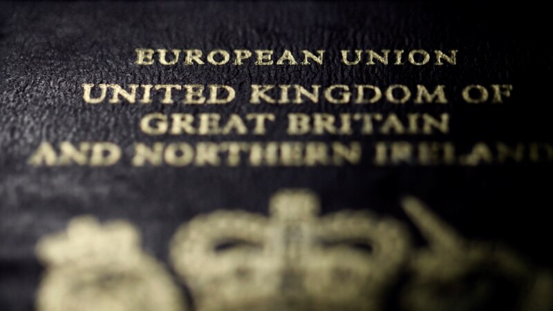 Velika Britanija vraća plavi pasoš 
