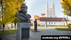 На месцы помніка Леніну ў Глыбокім цяпер Алея славутых землякоў