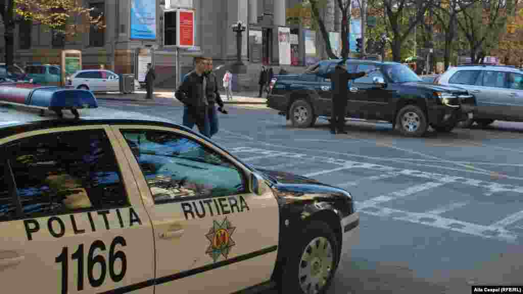 Traficul rutier paralizat timp de aproape o ora pe durata marsului sindicalistilor.