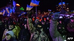 Митингующие на площади Независимости Киева, утро 30 января 2014