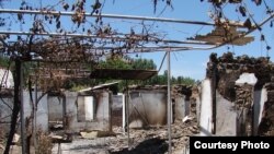 Тополоңдо үй-жайынан ажырап калгандар бийлик өкүлдөрү эмгиче кабар албаганына кабатыр.