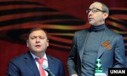 Мер Харкова Геннадій Кернес (праворуч) і голова Харківської ОДА Михайло Добкін, 22 лютого 2014 року