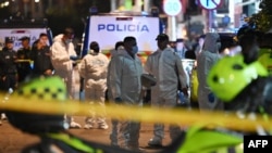 Forenzičari na terenu posle napada na Miguela Uribea u Bogoti, 7. juna 2025.
