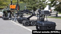 Echipamente militare achiziționate de Ministerul Apărării dintr-un ajutor european și expuse la Chișinău pe 7 mai 2026