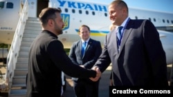 Архівна світлина. Президент України Володимир Зеленський і посол України у Великій Британії, екскомандувач ЗСУ Валерій Залужний, Велика Британія, 18 липня 2024 року