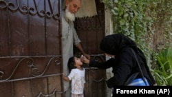 تصویر از جریان تطبیق کمپاین واکسین پولیو در پاکستان 