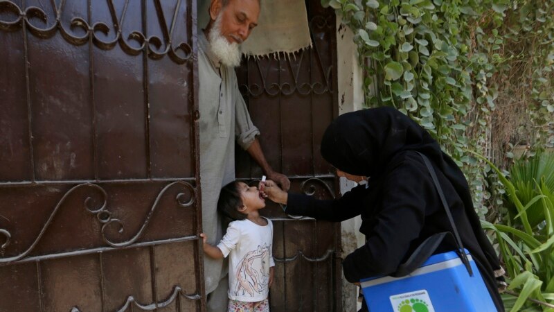 ملګري ملتونه: پاکستان کې افغان ماشومانو ته د پولیو ضد واکسین کېږي