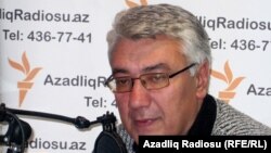 Ադրբեջանցի քաղաքագետ Էլդար Նամազովը «Ազատություն» ռադիոկայանի Բաքվի ստուդիայում, արխիվ