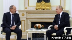 Armaniston bosh vaziri Nikol Pashinyan Rossiya prezidenti Vladimir Putin bilan (arxiv surati)