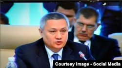 Outgoing Uzbek Finance Minister Rustam Azimov (file photo)